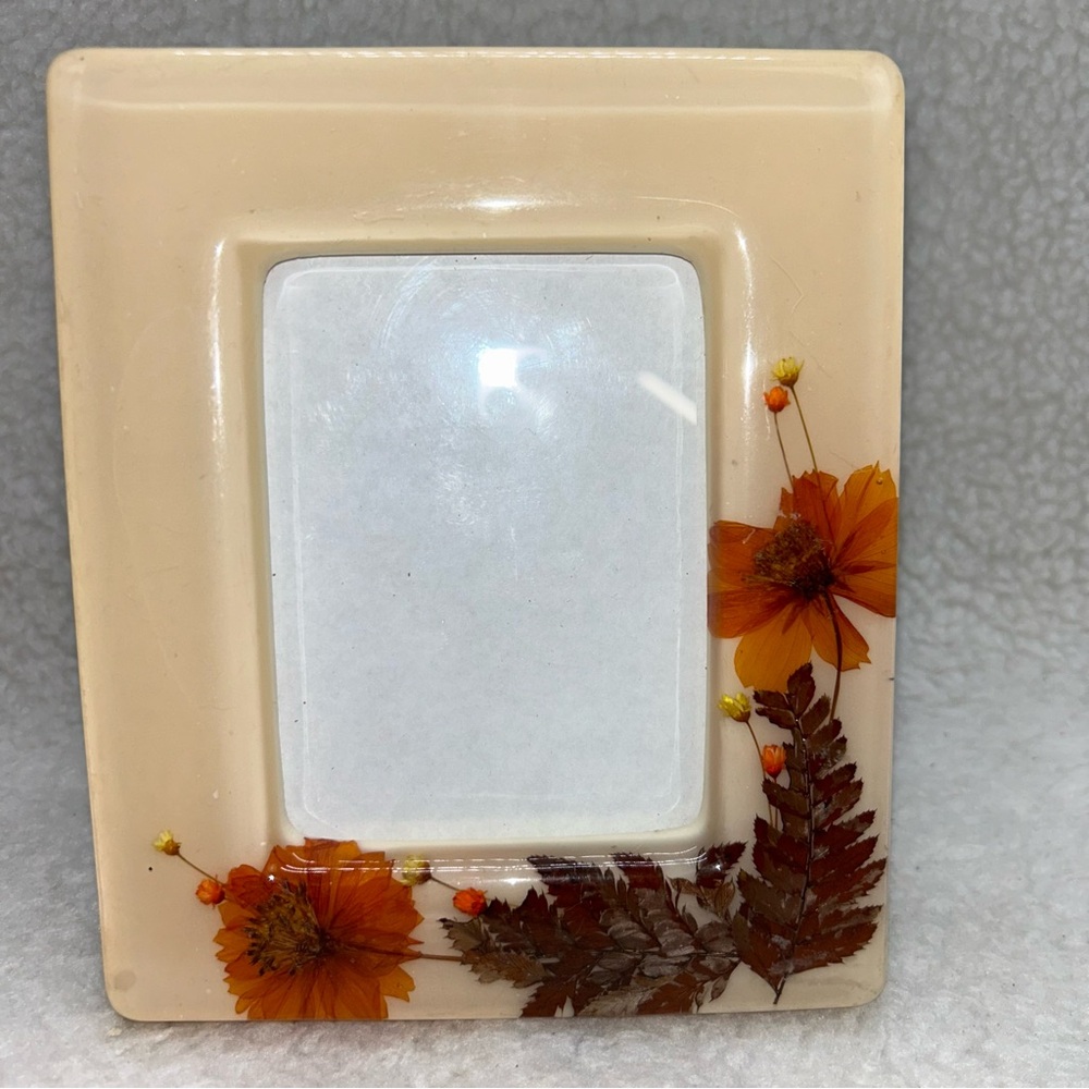 Resin photo frame with dried pressed flowers leaves 80's autumn colors decor 7"